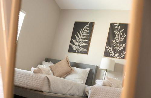 Cozy 5BR with Games and Pool for All - Foto 27