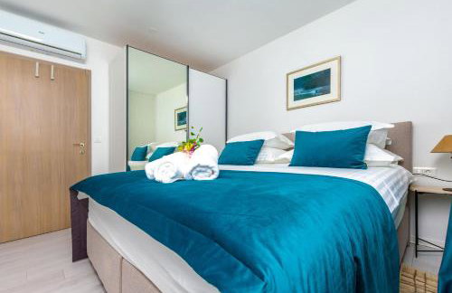 Modern Casa di Lucija with heated pool, near Airport, own parking - Foto 18