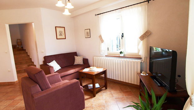 Mirela - Foto 3, Inside other