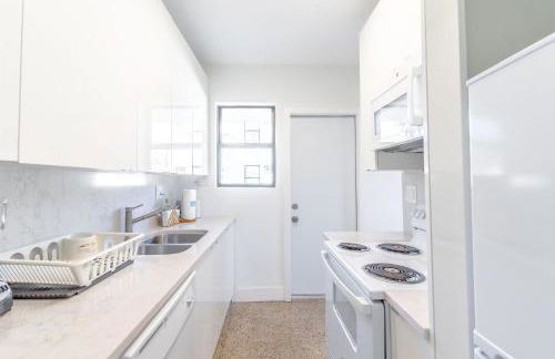 Renovated Apts with Kitchen, Fast WiFi, Smart TV, Roku & Pool Onsite 4 mi to Surfside Beach - Foto 20