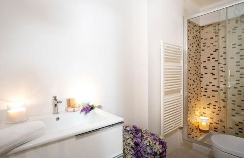 SALA COMACINA APARTMENT NO 1-SLEEPS 10 by Italian Apartments - Foto 9