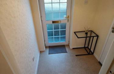 Timeless 2 Bedroom Townhouse Near The City Centre With Drive Parking - Photo 8