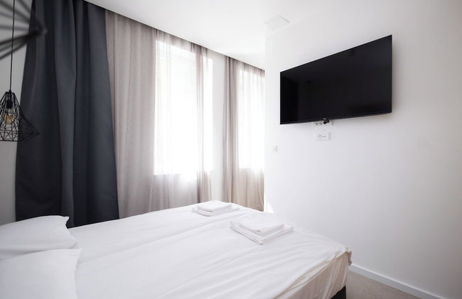 Kula & the Top Apartments - Photo 9