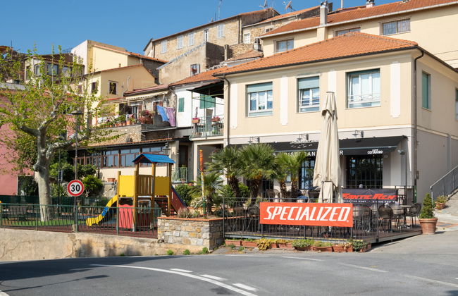 2 bedroom House in Cipressa with garden and terrace - Photo 16