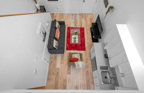 Modern Chic Loft In Hollywood-Koreatown With Parking - Photo 8