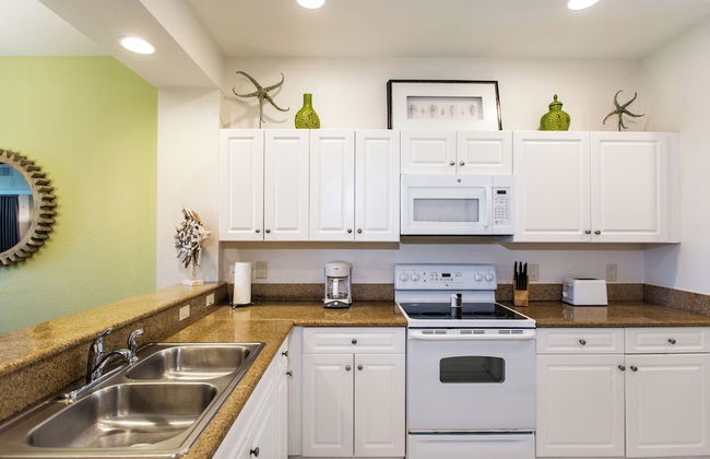 Messina Vacation Rental at Lely Resort. Spacious 3-BR, 2-Bath Condo with Lake Views and Handicap Accessibility. Enjoy Community Pool, Hot Tub, and Proximity to Naples Beaches and Dining - Foto 10