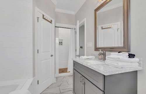 Patio Retreat Festival Season Getaway - Foto 23