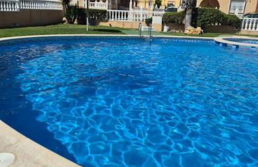 Holiday home in Costa Blanca - 3 bedroom house with pool sleeps 8, close to beach - Foto 4