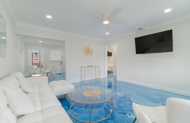 Beachy Blues Apt A, Downtown, Shops, Cafes & Beach, Dog Friendly - Foto 1