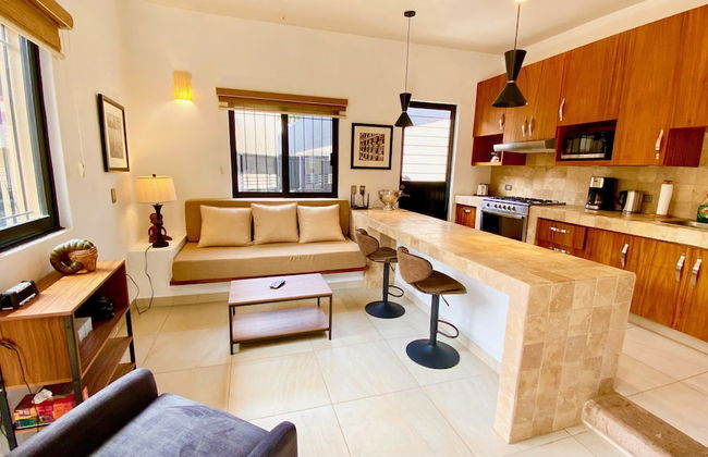 Renovated 1 Bdrm Guest House -walk to Everything -bikes -gym - Pickleball Court - Foto 1