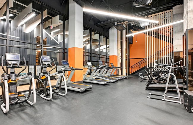 Global Luxury Suites Capitol Riverfront - Photo 17