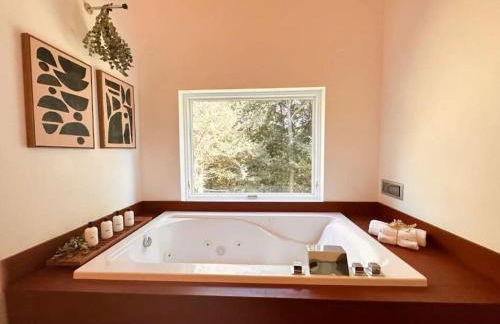 Unique and Private 25ft Waterfall House in Hunter - Foto 4