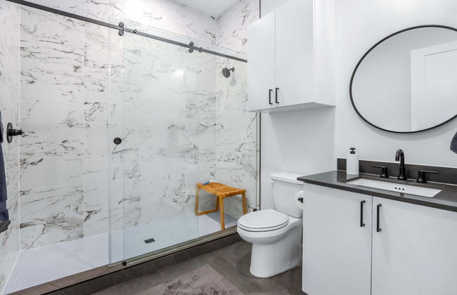 Luxury Resort-style Living Centrally Located - Foto 13