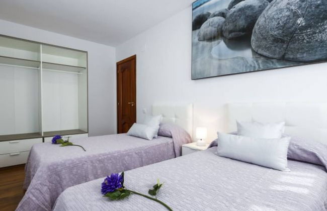 Apartment in Salou with swimming pool and garden - Photo 11