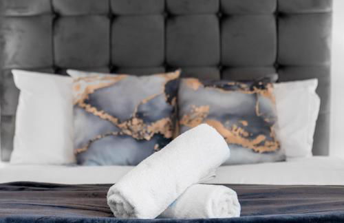 Modern Two Bed Apartment - Balcony & Parking - Netflix 8MC - Foto 10