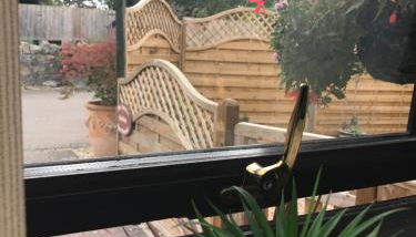 The Annex Apartment is on Cheddar Bridge Apartments - Foto 4, Garden view