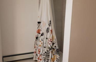 East Granby with AC and WiFi 3 minute to Bradley - Foto 25