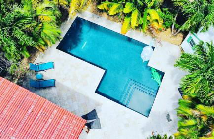 Fun Family-Friendly Poolside Escape Near Beach - Foto 34