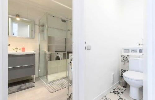 Beautiful & spacious 2 bed Apt near Nice Center - Photo 16