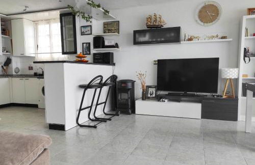 Terrace & Sea Views in Cullera - Photo 10