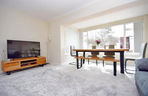 Bankside, Middleton - Photo 1