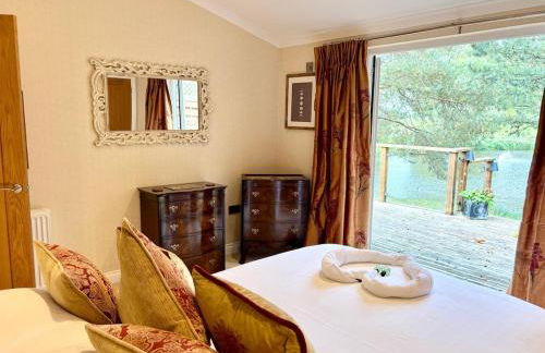 Hot Tub, Lake View, Peaceful Woodland Retreat - Photo 7