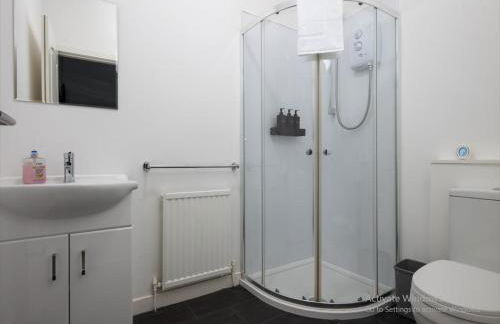 Modern 5-Bedroom House - Bannockburn - Photo 8