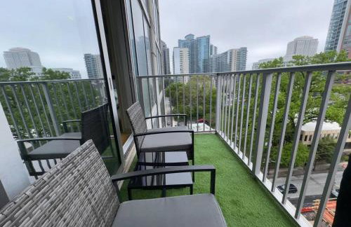 Atlanta Midtown High-Rise Condo With King Bed Free Parking and Balcony With View - Foto 8