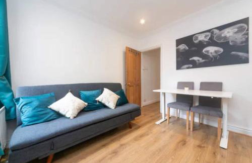 Charming Period Home near Surbiton with Garden - Foto 11