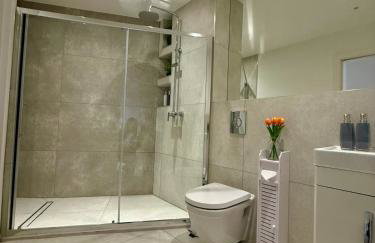 Great Quiet & Brand New Flat With Great Transport Links in Bushey - Foto 9