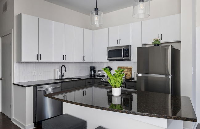 Spacious 2BD With Private Balcony and Free Parking 2 - Foto 52