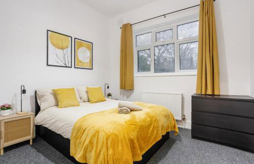 Central LDN 3-Bed Sleeps 8, Garden & Parking - Photo 21