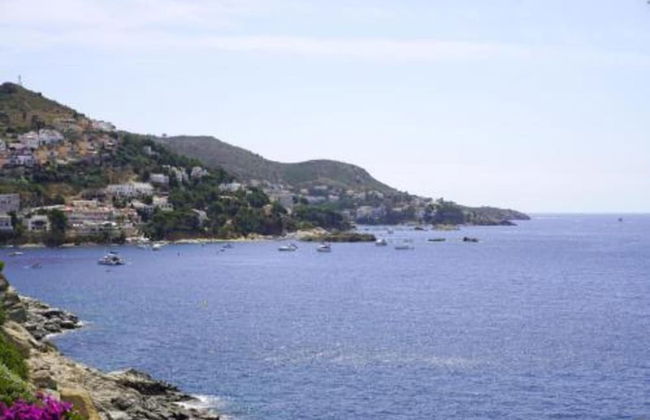 Apartment in Roses With Balcony - Photo 26