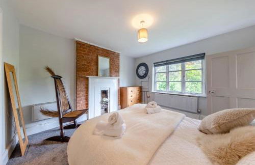 Luxury Country Escape with Hot Tub perfect for Friends and Families - Photo 10