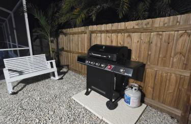 Pool house Best location in Wesley Chapel - Photo 33