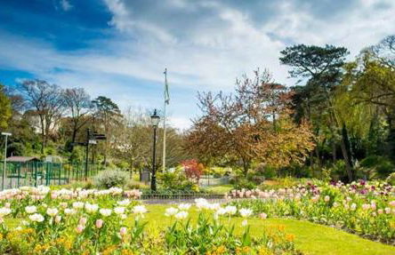 A Beautiful Apartment with Stunning Sea Views & Private Balcony - Photo 24