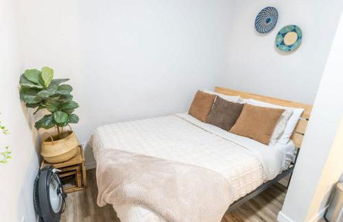 Walkable Apt Next to Restaurants, Bars, and Shops! - Foto 22