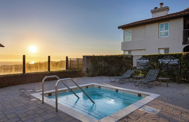 Walk to Beach Pool, Hot Tub, Private Patio, Parking Seabreeze Retreat - Foto 2