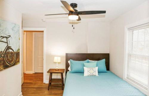 Three Bedroom Outdoorsy Escape in Huntersville - Foto 8