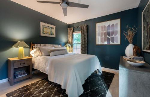 Bright and Stylish Historic Grant Park Retreat - Photo 9