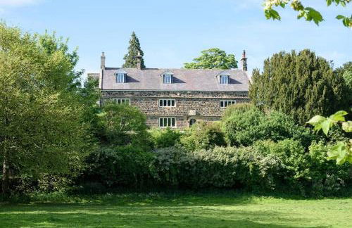 10 Bed Stunning House in village, with Hot Tub - Photo 43