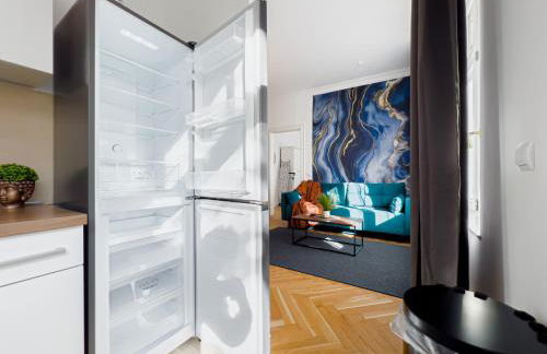 Erstklassiges Ferienapartment Citynah mit 1 Schlafzimmer - WiFi, TV, Küchenzeile, Waschmaschine&Trockner - Foto 18