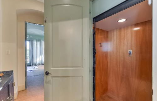 Elegant French Patio Home with Private Pool - Foto 32