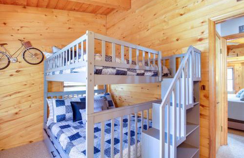 Hot Tub and Games! Lakeside Sherwood Forest Cabin - Foto 17