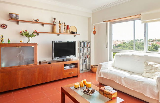 Lovely 2 Bedroom Duplex Apt w Terrace in Cascais - Photo 14