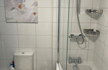 1-Bed House Sleeps 4 Free Parking - Foto 7