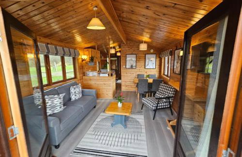 Wroxham Broads Lodge Houseboat - Photo 9