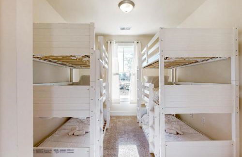 Dock, Game Room! Riverfront Retreat in Seaford - Foto 16