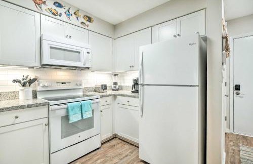 Oceanfront Condo with Furnished Deck and Views! - Foto 9