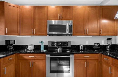 Enchanted 4BR Family Style Townhome in Disney Area - Photo 31